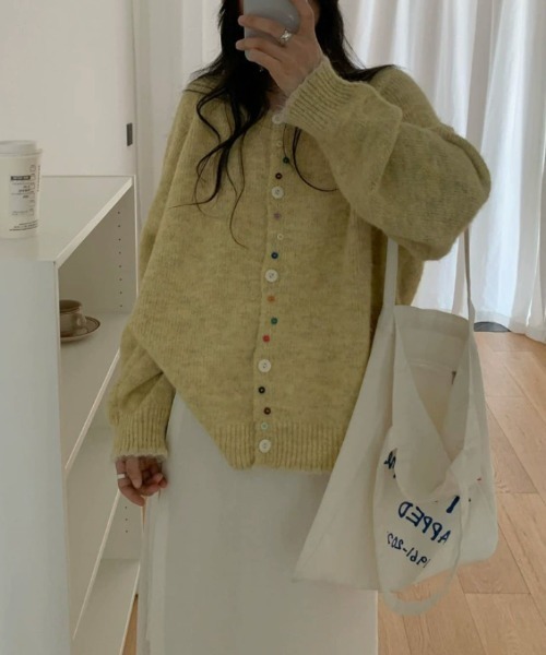 CHUL（チュル）の「マルチカラーボタン 配色トリムニットカーディガン（カーディガン/ボレロ・レディース・イエロー/ダークグレー/アイボリー/グレー/オレンジ/ライトブルー・FREE）」の5枚目の写真