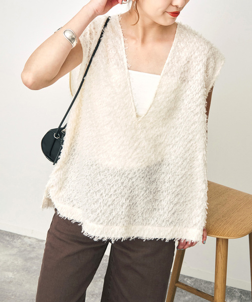 Spick & Span(スピックアンドスパン)の「《追加2》フェザーライクベスト(シャツ/ブラウス・レディース・ブラック/アイボリー・FREE)」の2枚目の写真