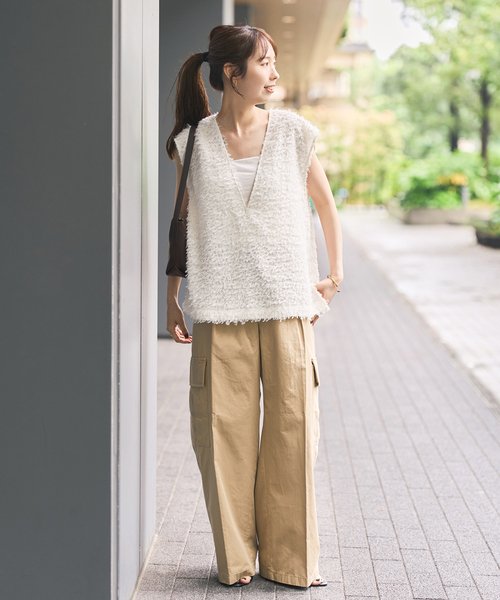 Spick & Span(スピックアンドスパン)の「《追加2》フェザーライクベスト(シャツ/ブラウス・レディース・ブラック/アイボリー・FREE)」の6枚目の写真