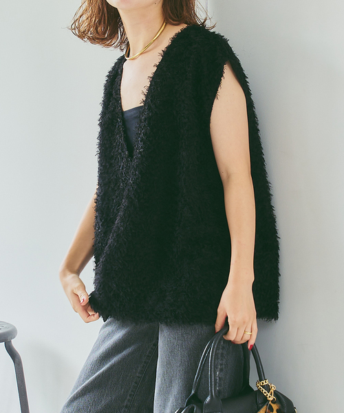 Spick & Span(スピックアンドスパン)の「《追加2》フェザーライクベスト(シャツ/ブラウス・レディース・ブラック/アイボリー・FREE)」の9枚目の写真