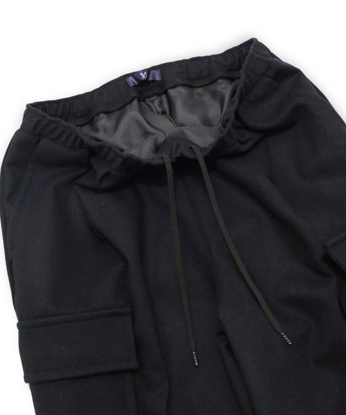 ohta(オータ)の「【ohta】 black cargo pants(カーゴパンツ・メンズ・ブラック・1)」の2枚目の写真