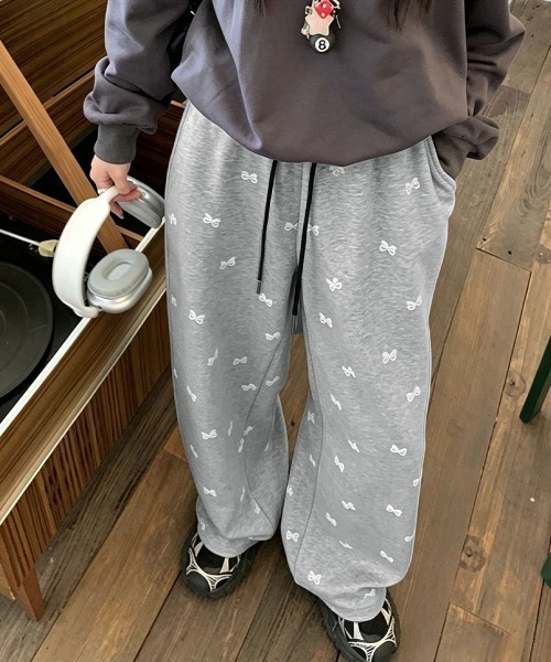 Miniministore(ミニミニストア)の「スウェットパンツバタフライ柄ワイドパンツ(スウェットパンツ・レディース・グレー/ブラック・FREE)」の20枚目の写真