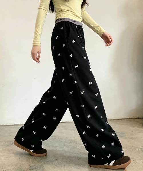 Miniministore(ミニミニストア)の「スウェットパンツバタフライ柄ワイドパンツ(スウェットパンツ・レディース・グレー/ブラック・FREE)」の6枚目の写真