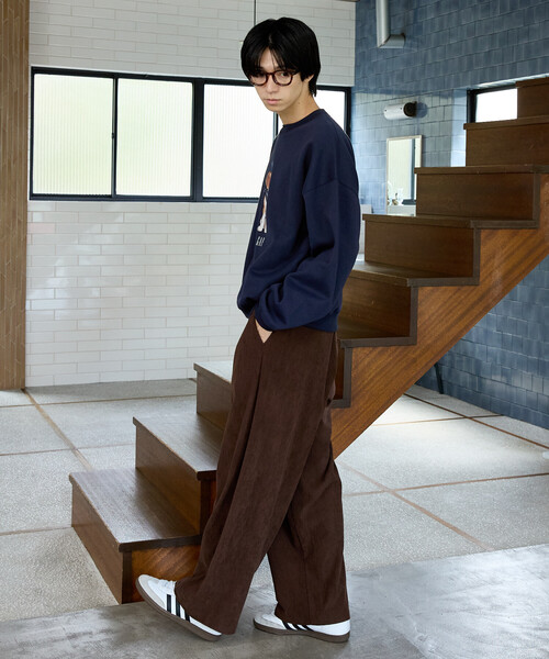 GAP(ギャップ)の「PUBLUX × GAP/ギャップ 別注 ドッグ グラフィック プリント 裏起毛 スウェット 限定展開(スウェット・メンズ・ネイビー/ブラウン/ピンク/ライトグレー・SMALL/MEDIUM/LARGE)」の8枚目の写真