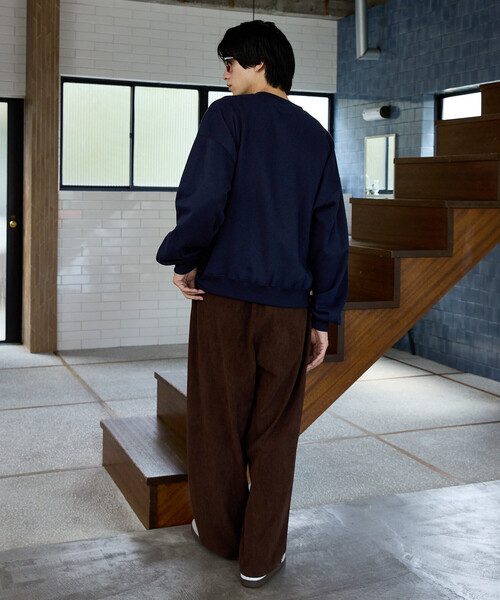 GAP(ギャップ)の「PUBLUX × GAP/ギャップ 別注 ドッグ グラフィック プリント 裏起毛 スウェット 限定展開(スウェット・メンズ・ネイビー/ブラウン/ピンク/ライトグレー・SMALL/MEDIUM/LARGE)」の7枚目の写真