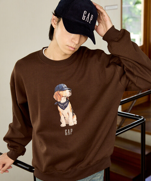 GAP(ギャップ)の「PUBLUX × GAP/ギャップ 別注 ドッグ グラフィック プリント 裏起毛 スウェット 限定展開(スウェット・メンズ・ネイビー/ブラウン/ピンク/ライトグレー・SMALL/MEDIUM/LARGE)」の5枚目の写真