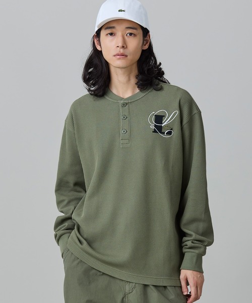 LACOSTE(ラコステ)の「【オンライン限定】LACOSTE オーバーサイズ ワンポイント刺繍ロゴ ヘンリーネック長袖Tシャツ / ワッフルカットソー(Tシャツ/カットソー・メンズ・グレー/ネイビー/カーキ・5/4/6/2/3)」の2枚目の写真