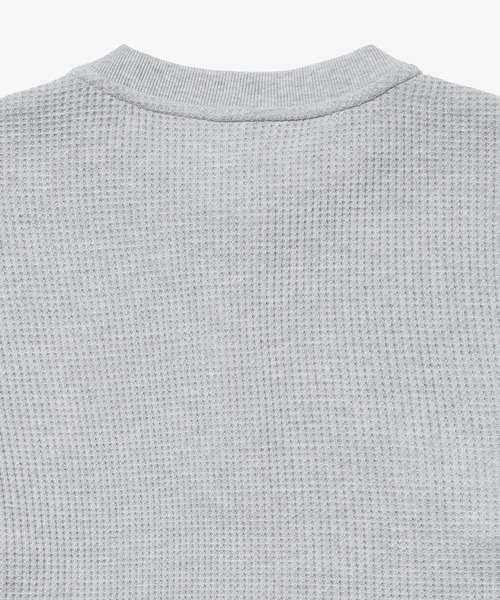 LACOSTE(ラコステ)の「【オンライン限定】LACOSTE オーバーサイズ ワンポイント刺繍ロゴ ヘンリーネック長袖Tシャツ / ワッフルカットソー(Tシャツ/カットソー・メンズ・グレー/ネイビー/カーキ・5/4/6/2/3)」の7枚目の写真