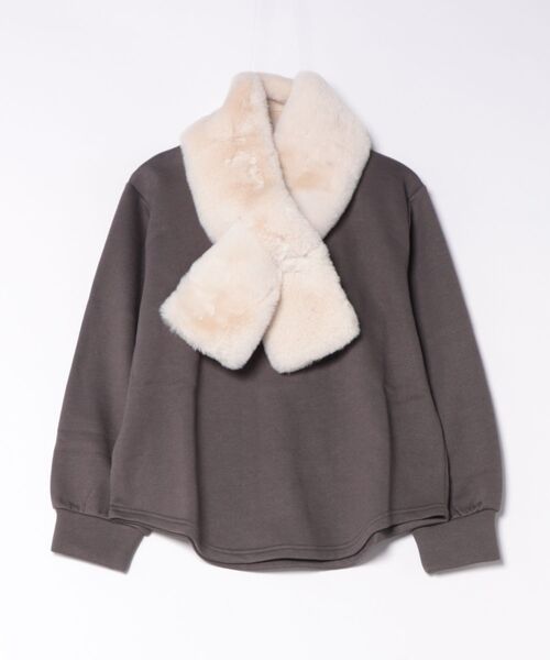 BELLUNA PLUS(ベルーナ)の「ティペット付!あったか裏起毛プルオーバー(Tシャツ/カットソー・レディース・チャコール/アイボリー系/ネイビー系・X-LARGE/MEDIUM/LARGE)」の1枚目の写真