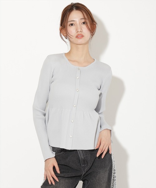 AND COUTURE(アンドクチュール)の「シャツ衿付きペプラムプルオーバー(ニット/セーター・レディース・ライトグレー/ブラック/ネイビー/ブラウン/ボルドー・FREE)」の17枚目の写真