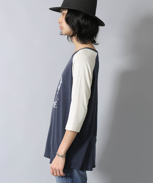 AMERICAN RAG CIE(アメリカンラグシー)の「AMERICAN RAG CIE シルク100%ラグランTシャツ「CALIF. RIVERSIDE,」【WEB限定】(Tシャツ/カットソー・メンズ・オフホワイト/ブラック系その他/ネイビー・2/3/1)」の5枚目の写真