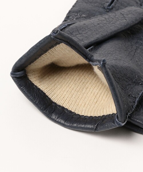 DENTS（デンツ）の「DENTS / ペッカリーレザー カシミヤライニング グローブ（手袋・メンズ・ブラック/ネイビー/ブラウン・7.5inch/8inch/7inch）」の5枚目の写真