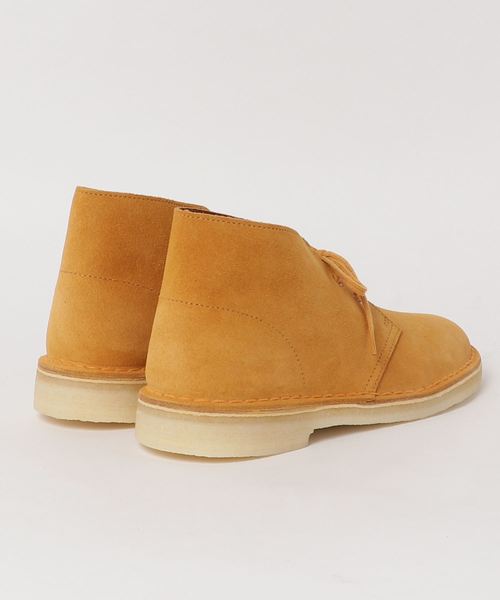 Clarks(クラークス)の「Desert Boot /メンズ デザートブーツ (ターメリックスエード)(ブーツ・メンズ・オレンジ・10/9/8.5/9.5/6/8/6.5/7/7.5)」の2枚目の写真
