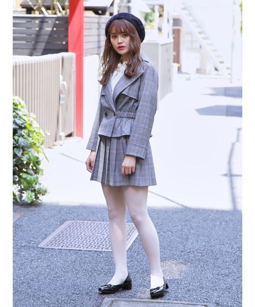 dazzlin(ダズリン)の「ラッププリーツ台形ミニスカート【セットアップ】(スカート・レディース・ベージュ/グレー・SMALL/MEDIUM)」の5枚目の写真