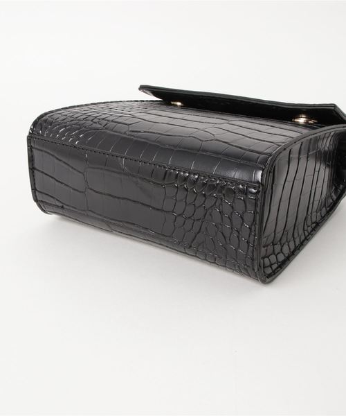 archives(アルシーヴ)の「クロコスクエアショルダー(ショルダーバッグ・レディース・ブラック/ブラウン・MEDIUM)」の4枚目の写真