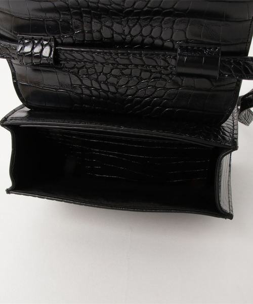 archives(アルシーヴ)の「クロコスクエアショルダー(ショルダーバッグ・レディース・ブラック/ブラウン・MEDIUM)」の5枚目の写真