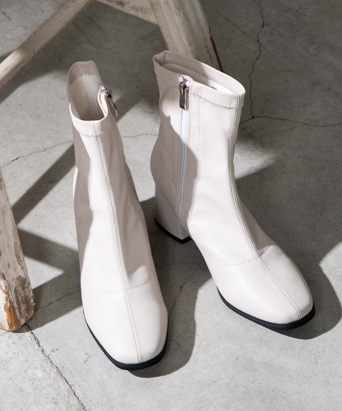 WEGO(ウィゴー)の「WEGO/ストレッチスクエアトゥブーツ(ブーツ・レディース・ブラック/ホワイト・LARGE/MEDIUM)」の2枚目の写真