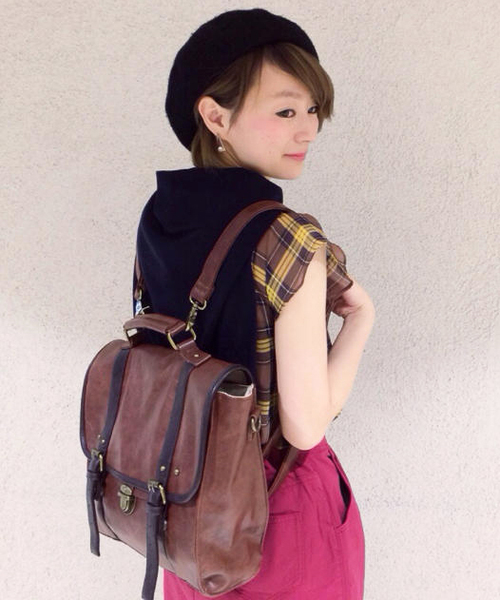 one after another NICE CLAUP（ワンアフターアナザーナイスクラップ）の「【ナイスクラップ】Ａ４リュック　109920060（ショルダーバッグ・レディース・ブラック/ブラウン/レッド・FREE）」の15枚目の写真