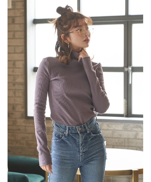 Darich(ダーリッチ)の「ベーシックタートルトップス(Tシャツ/カットソー・レディース・パープル/ベージュ/ミント/ブラック・FREE)」の4枚目の写真
