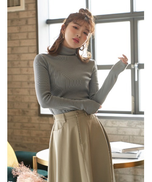 Darich(ダーリッチ)の「ベーシックタートルトップス(Tシャツ/カットソー・レディース・パープル/ベージュ/ミント/ブラック・FREE)」の3枚目の写真