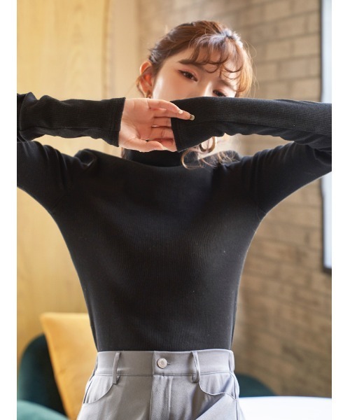 Darich(ダーリッチ)の「ベーシックタートルトップス(Tシャツ/カットソー・レディース・パープル/ベージュ/ミント/ブラック・FREE)」の5枚目の写真