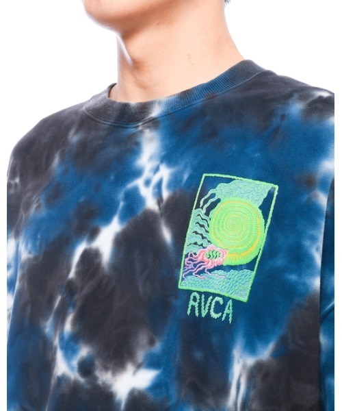 RVCA(ルーカ)の「RVCA メンズ 【TETSUNORI TAWARAYA】 PIPER TIEDYE CREW トレーナー【2020年秋冬モデル】/ルーカ スウェット タイダイ 袖プリント バックプリント(スウェット・メンズ・ブルー系その他・SMALL/MEDIUM/LARGE)」の7枚目の写真