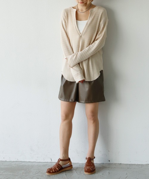 Auntie Rosa Holiday(アンティローザホリデー)の「フェイクレザーハーフパンツ(その他パンツ・レディース・ブラック/ベージュ/カーキ・FREE)」の9枚目の写真