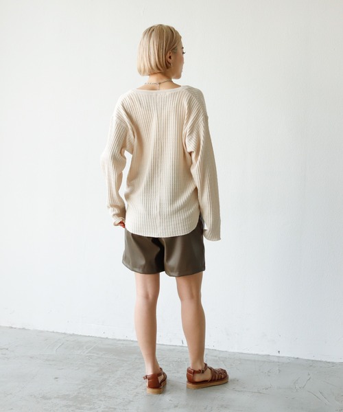 Auntie Rosa Holiday(アンティローザホリデー)の「フェイクレザーハーフパンツ(その他パンツ・レディース・ブラック/ベージュ/カーキ・FREE)」の5枚目の写真