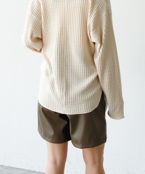 Auntie Rosa Holiday(アンティローザホリデー)の「フェイクレザーハーフパンツ(その他パンツ・レディース・ブラック/ベージュ/カーキ・FREE)」の4枚目の写真