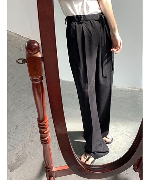 WESTBOY(ウエストボーイ)の「【COLN】Slacks Big Silhouette Flare Cut Two Tuck(スラックス・メンズ・ブラック/ホワイト・M/XL/L)」の3枚目の写真