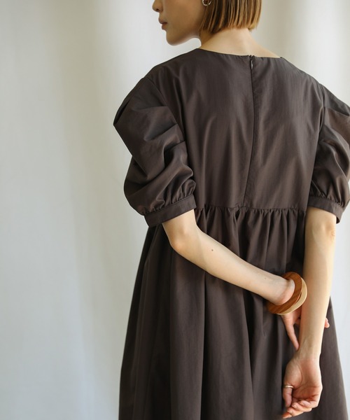 select MOCA（セレクトモカ）の「2021 SS カウルスリーブワンピース（ワンピース・レディース・ブラウン/グリーン/アイボリー・FREE）」の21枚目の写真