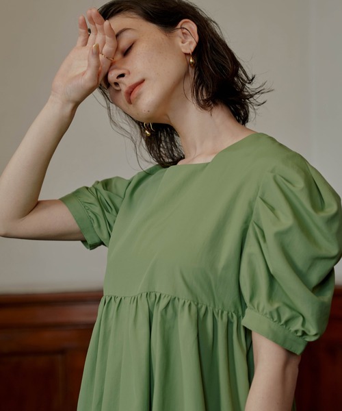 select MOCA（セレクトモカ）の「2021 SS カウルスリーブワンピース（ワンピース・レディース・ブラウン/グリーン/アイボリー・FREE）」の6枚目の写真