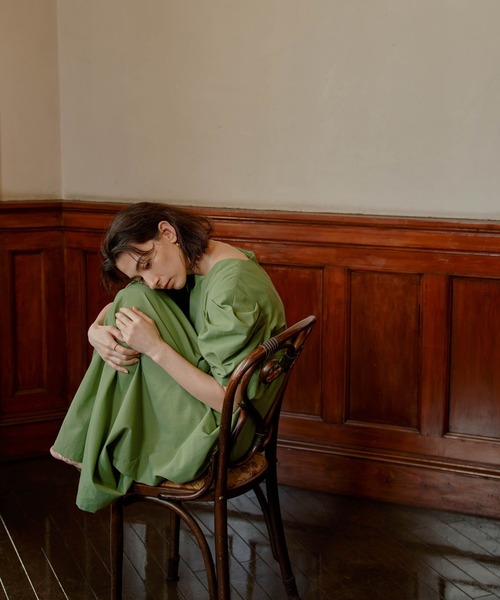 select MOCA（セレクトモカ）の「2021 SS カウルスリーブワンピース（ワンピース・レディース・ブラウン/グリーン/アイボリー・FREE）」の7枚目の写真