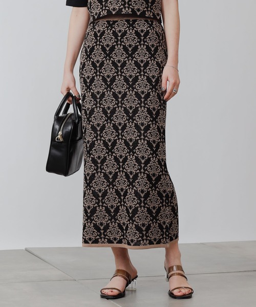 COLONY 2139(コロニートゥーワンスリーナイン)の「麻タッチダマスク柄ニットスカート(スカート・レディース・ブラック/ベージュ・FREE)」の1枚目の写真