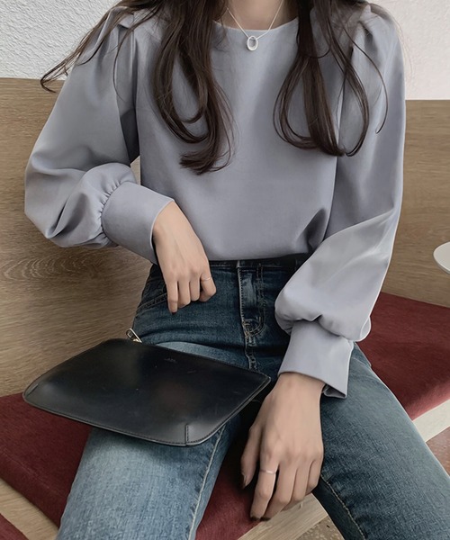 ギャザーボリューム袖ブラウス