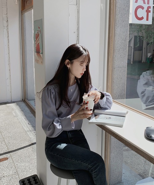 ギャザーボリューム袖ブラウス