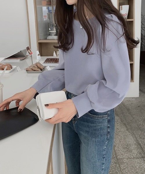 ギャザーボリューム袖ブラウス