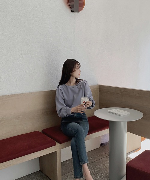 Girly Doll（ガーリードール）の「ギャザーボリューム袖ブラウス（シャツ/ブラウス・レディース・オフホワイト/ブルー/ブラック/ピンクベージュ/ミント/グレイッシュベージュ/ネイビー/グレー/ベージュ・M/L）」の19枚目の写真