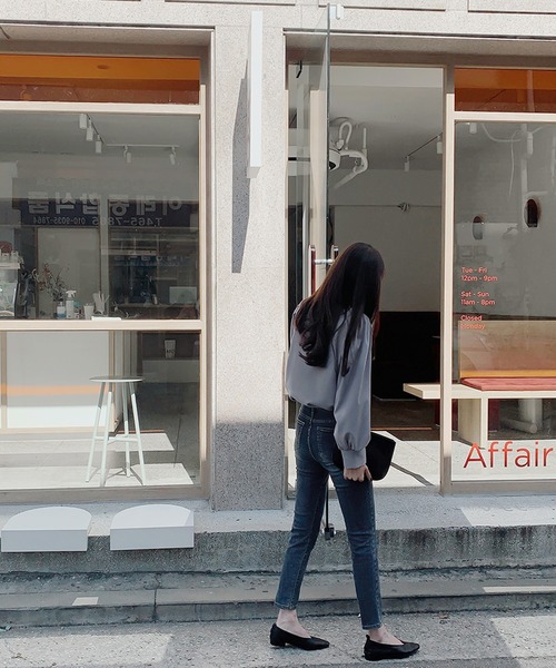 Girly Doll（ガーリードール）の「ギャザーボリューム袖ブラウス（シャツ/ブラウス・レディース・オフホワイト/ブルー/ブラック/ピンクベージュ/ミント/グレイッシュベージュ/ネイビー/グレー/ベージュ・M/L）」の16枚目の写真