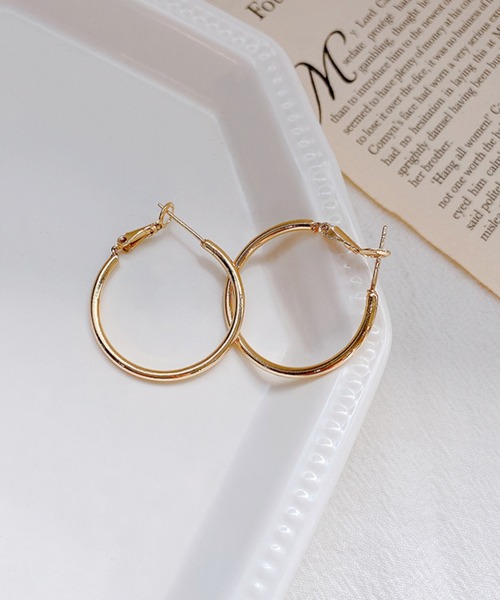 juweel（ユウェル）の「フープピアス（ピアス（両耳用）・レディース・ゴールド系3/ゴールド系5/シルバー系2/シルバー系5/シルバー系3/シルバー系4/シルバー系1/ゴールド系2/ゴールド系6/ゴールド系4/ゴールド系1・4/6/7/5/3/2）」の7枚目の写真