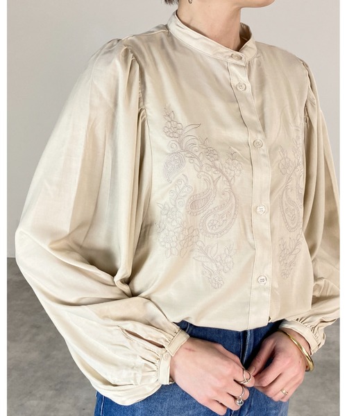 She's Closet（シーズクローゼット）の「刺繍入りバンドカラーチュニックブラウス（チュニック・レディース・オリーブ/アイボリー/ダークブルー・FREE）」の17枚目の写真