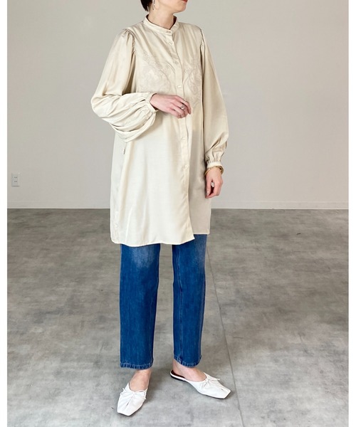 She's Closet（シーズクローゼット）の「刺繍入りバンドカラーチュニックブラウス（チュニック・レディース・オリーブ/アイボリー/ダークブルー・FREE）」の11枚目の写真