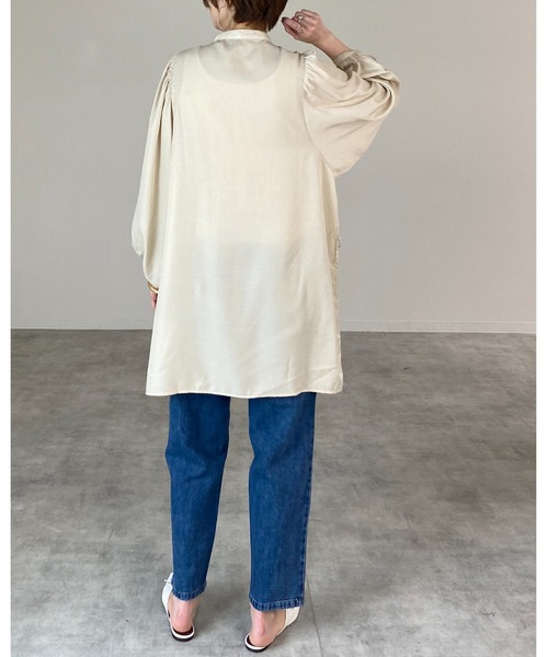 She's Closet（シーズクローゼット）の「刺繍入りバンドカラーチュニックブラウス（チュニック・レディース・オリーブ/アイボリー/ダークブルー・FREE）」の10枚目の写真