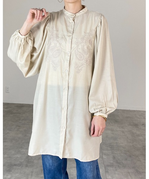 She's Closet（シーズクローゼット）の「刺繍入りバンドカラーチュニックブラウス（チュニック・レディース・オリーブ/アイボリー/ダークブルー・FREE）」の8枚目の写真