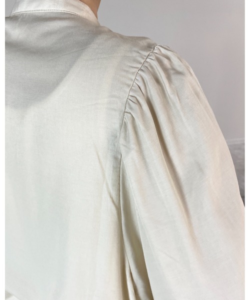 She's Closet（シーズクローゼット）の「刺繍入りバンドカラーチュニックブラウス（チュニック・レディース・オリーブ/アイボリー/ダークブルー・FREE）」の7枚目の写真