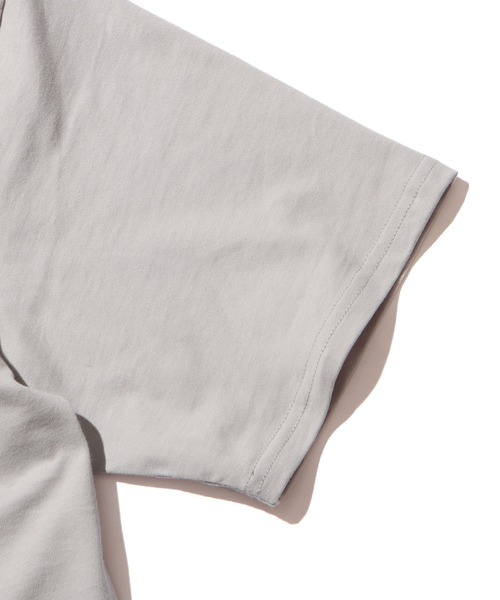 UNIVERSAL OVERALL(ユニバーサルオーバーオール)の「UNIVERSAL OVERALL/ユニバーサルオーバーオール SALOON GRAPHIC TEE 半袖Tシャツ(Tシャツ/カットソー・メンズ・チャコール/ホワイト/グレー/ラベンダー・L/M/XL)」の22枚目の写真