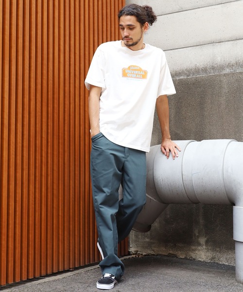 UNIVERSAL OVERALL(ユニバーサルオーバーオール)の「UNIVERSAL OVERALL/ユニバーサルオーバーオール SALOON GRAPHIC TEE 半袖Tシャツ(Tシャツ/カットソー・メンズ・チャコール/ホワイト/グレー/ラベンダー・L/M/XL)」の17枚目の写真