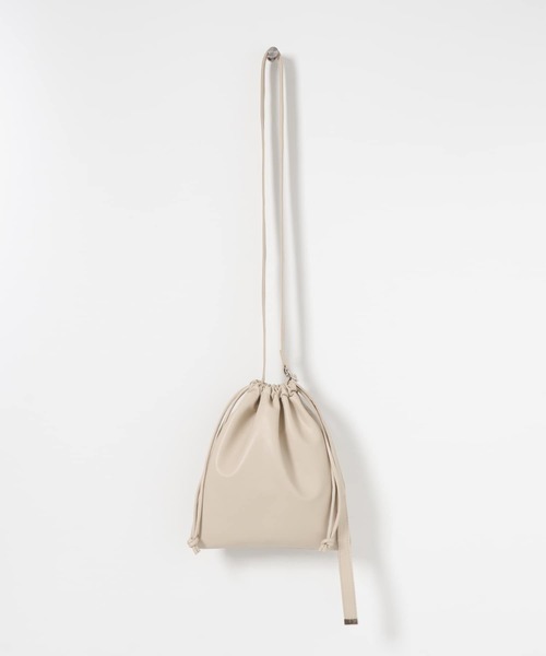 SENSE OF PLACE by URBAN RESEARCH（センスオブプレイスバイアーバンリサーチ）の「フェイクレザーキンチャクショルダーバッグ（バックパック/リュック・メンズ・チャコールグレー/ブラック/カーキ/ライトベージュ・ONE）」の4枚目の写真