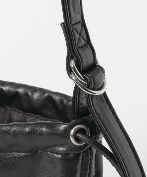 SENSE OF PLACE by URBAN RESEARCH（センスオブプレイスバイアーバンリサーチ）の「フェイクレザーキンチャクショルダーバッグ（バックパック/リュック・メンズ・チャコールグレー/ブラック/カーキ/ライトベージュ・ONE）」の21枚目の写真