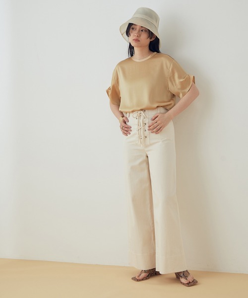 ADAM ET ROPE'(アダムエロペ)の「サテンTブラウス(Tシャツ/カットソー・レディース・ベージュ/オフホワイト・FREE)」の13枚目の写真